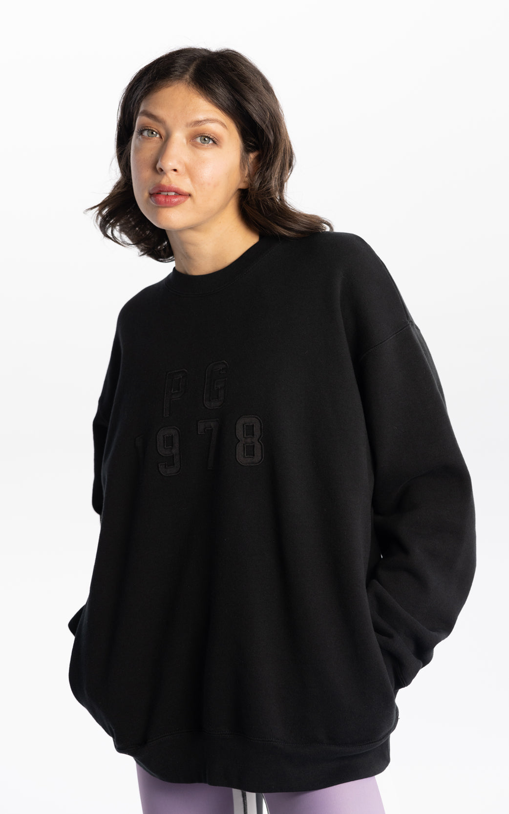 UPPER EAST SIDE 2 POCKET CREWNECK SWEATSHIRT